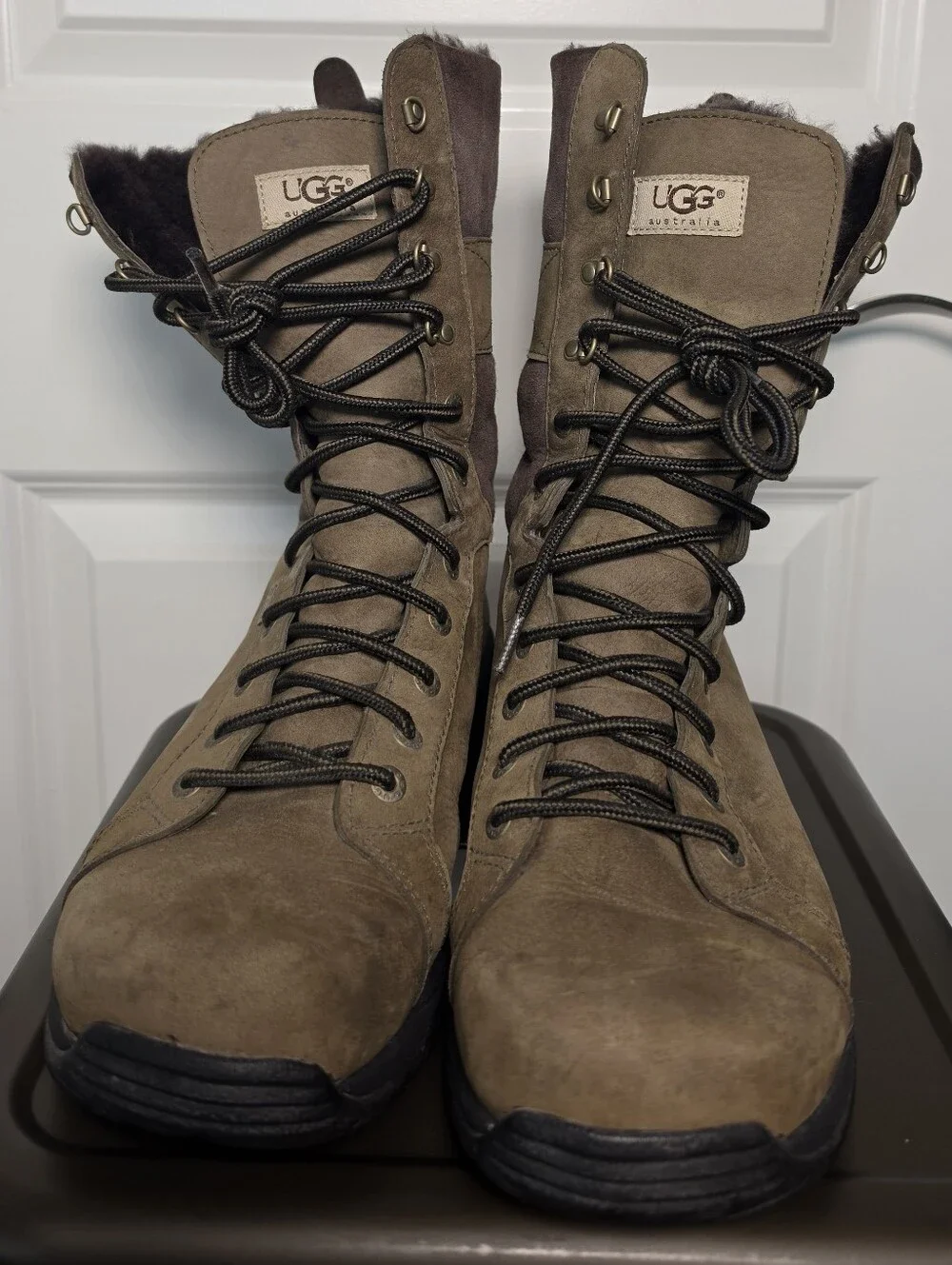 UGG Adirondack Tall Waterproof Sheepskin Boots Men's 11.5 Vibram Snow Hiking